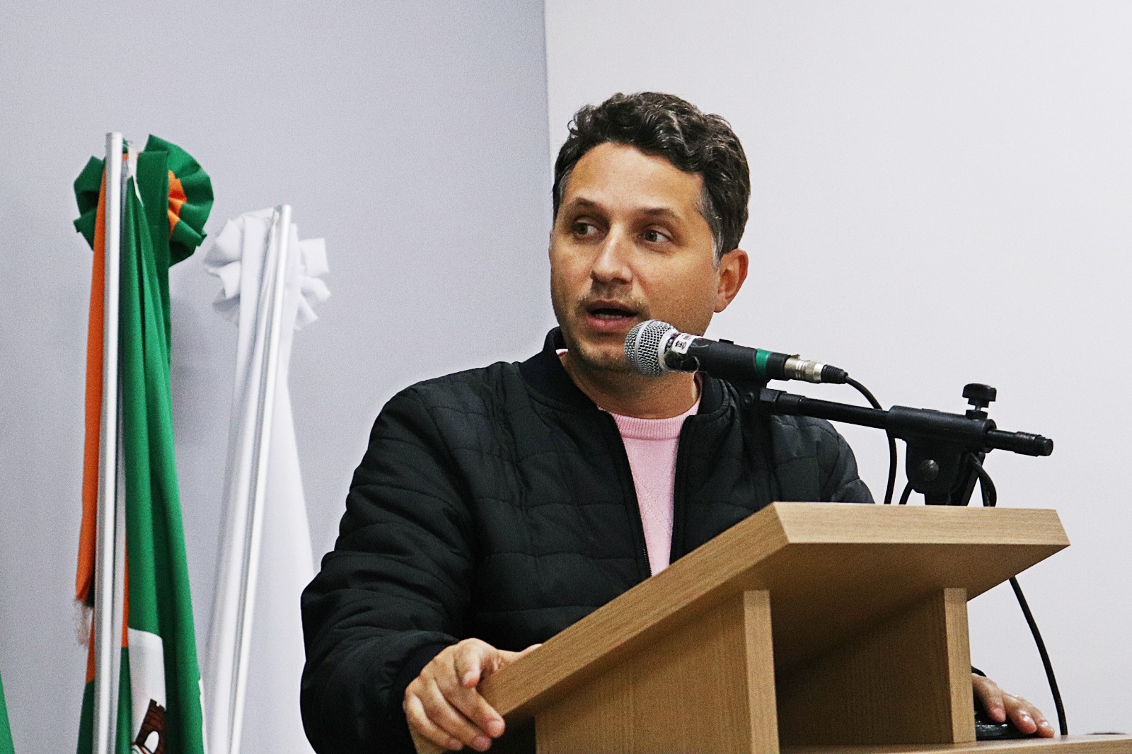 Aprovado requerimento de urgência do Vereador John Lenon que pede o pagamento do novo piso nacional da enfermagem em Camboriú