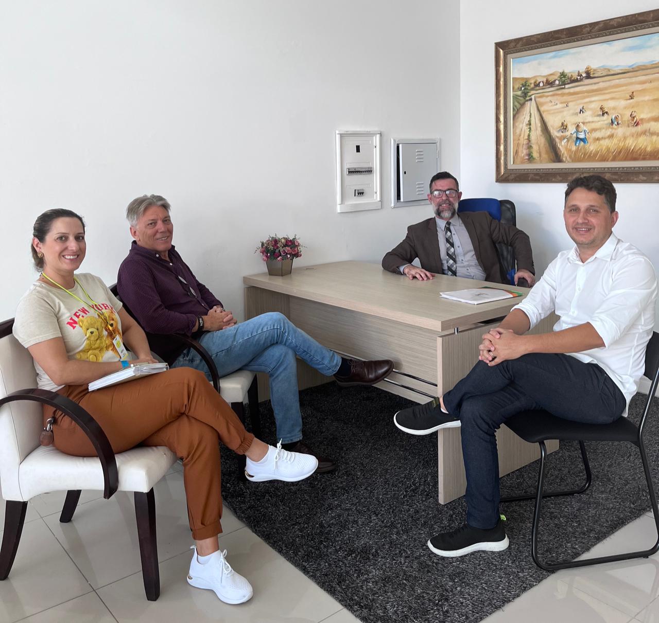Vereador John Lenon propõe instalação da sede da AMPE - Associação de Micro e Pequenas Empresas, em Camboriú