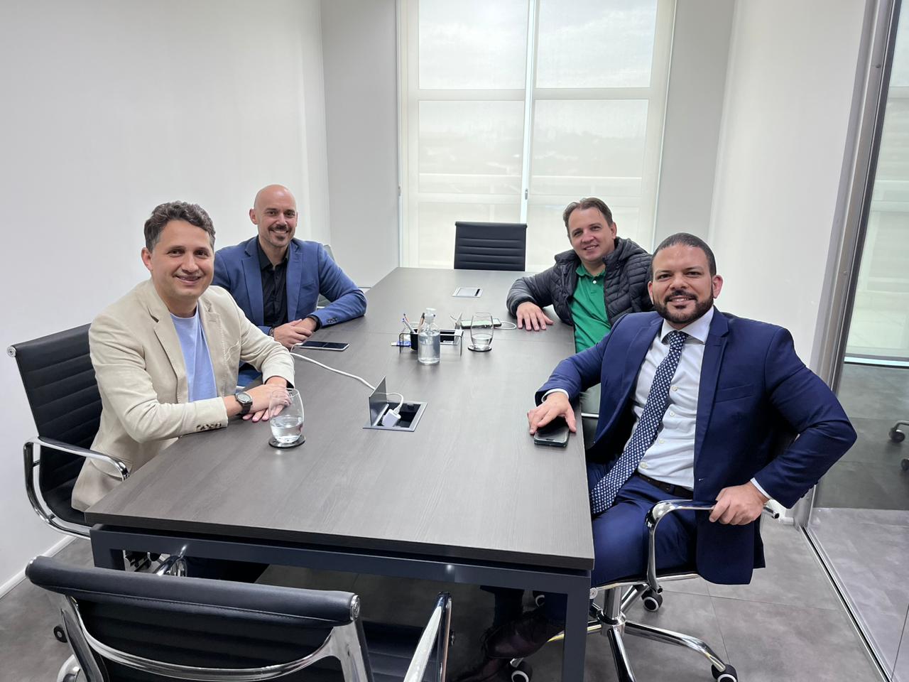 Vereador John Lenon se reúne com o Publicitário Sérgio Lima em São Paulo