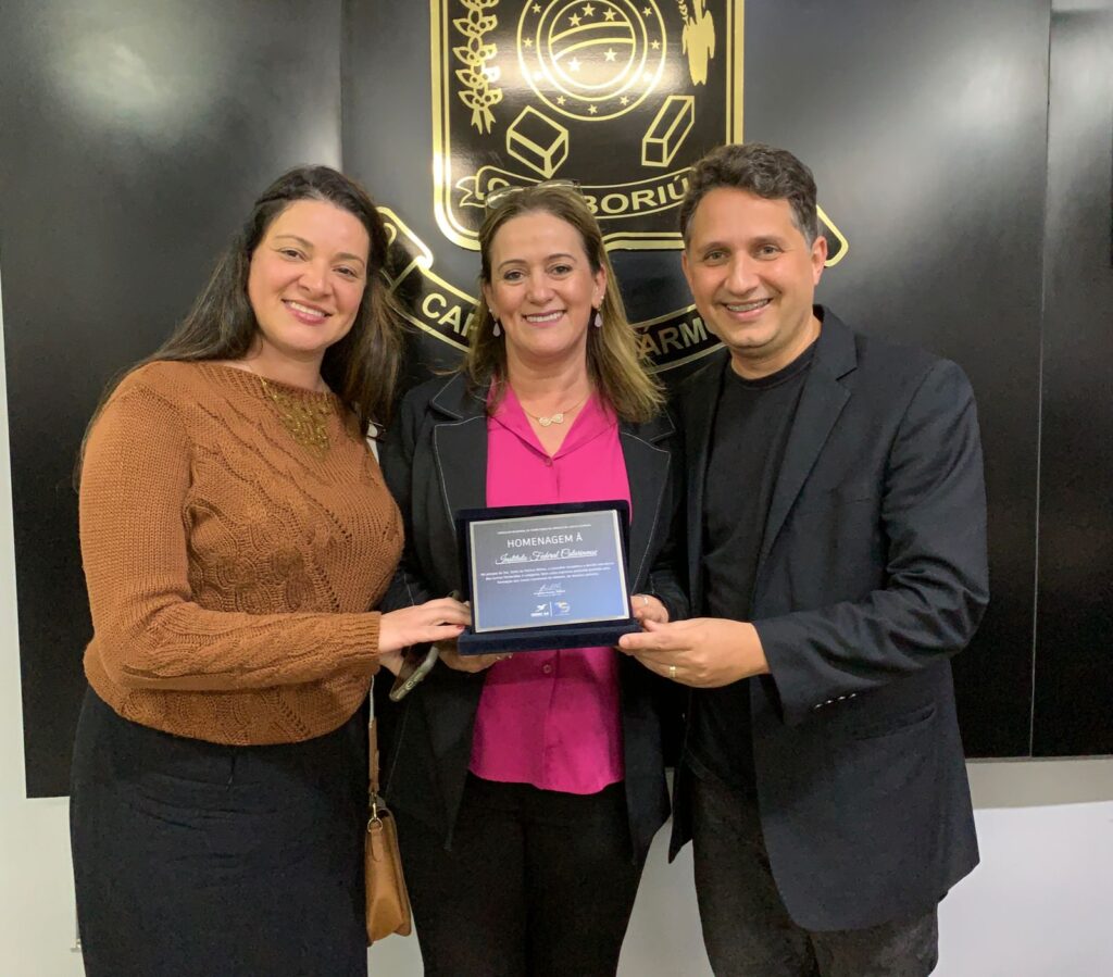 Vereador John Lenon prestigia comemoração dos 50 anos do CRECI-SC, e solicita mais atenção e apoio do Governo Municipal aos corretores de imóveis