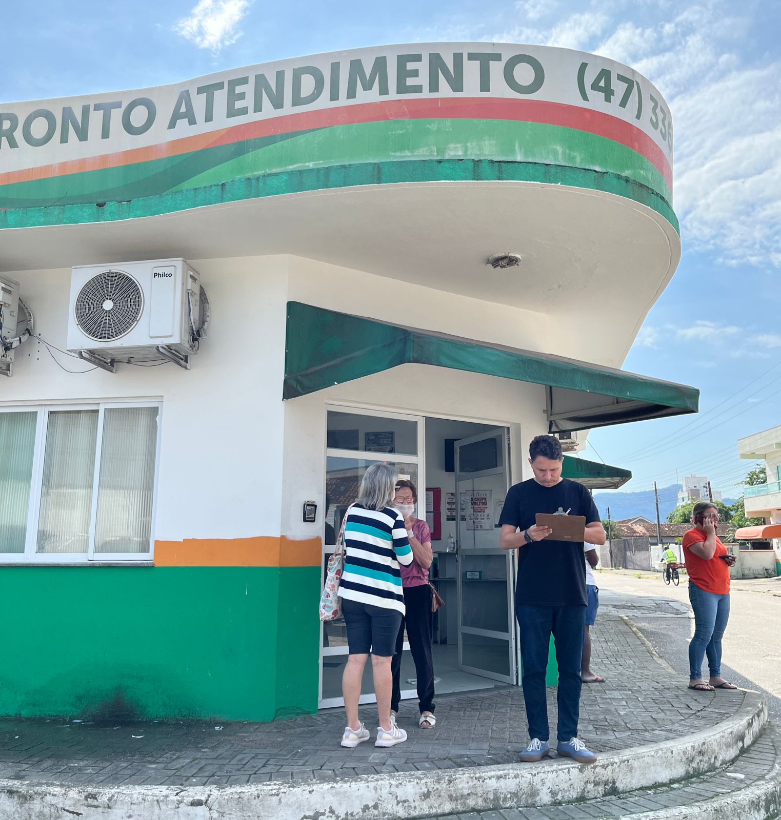 Vereador John Lenon solicita melhorias no Hospital de Camboriú