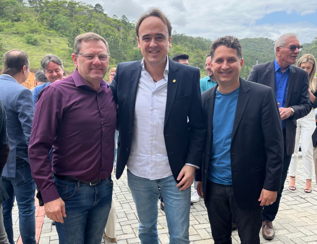 Vereadores de Camboriú participam de inauguração do Centro Regional de Inovação para impulsionar o empreendedorismo na região