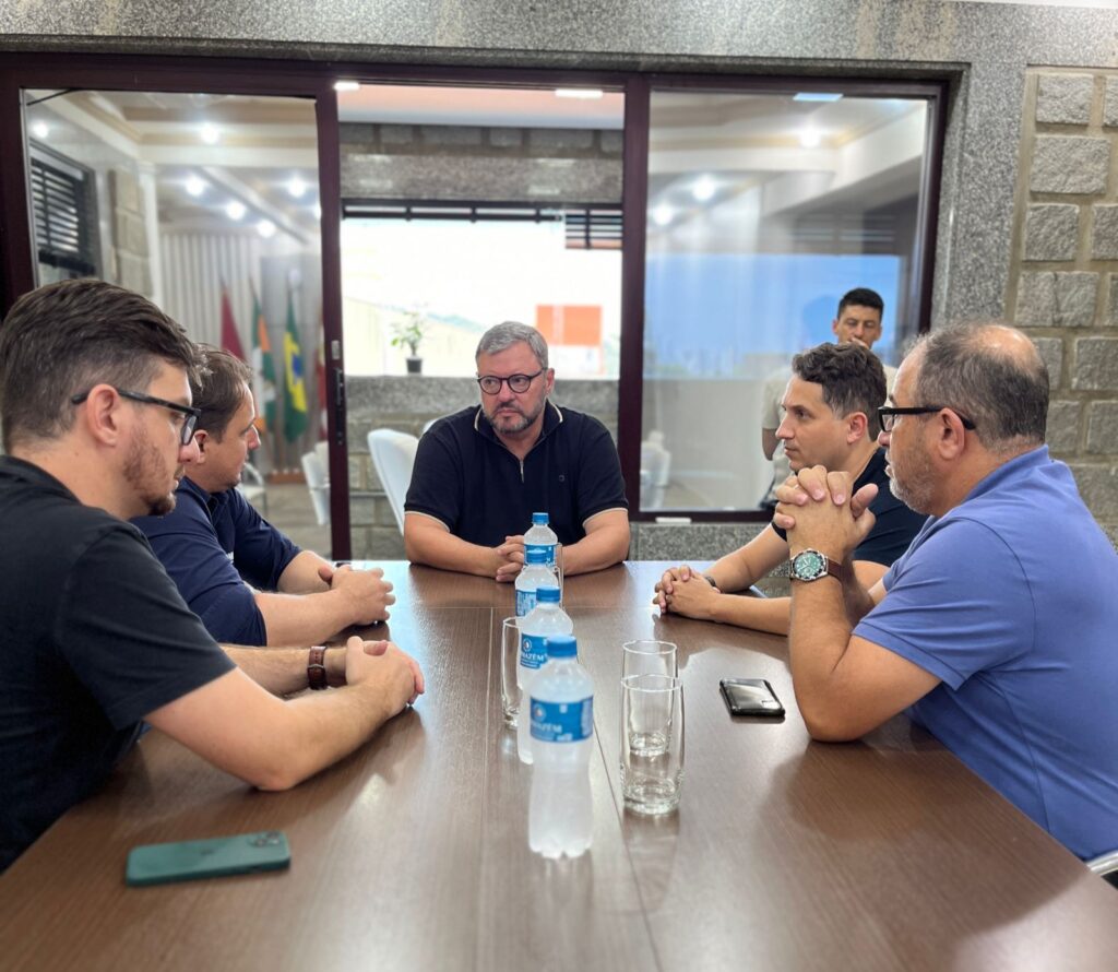Vereador John Lenon conquista apoio da iniciativa privada para garantir investimentos e melhorias nos equipamentos públicos em Camboriú
