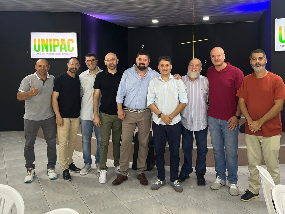 John Lenon participa da posse da nova diretoria da UNIPAC
