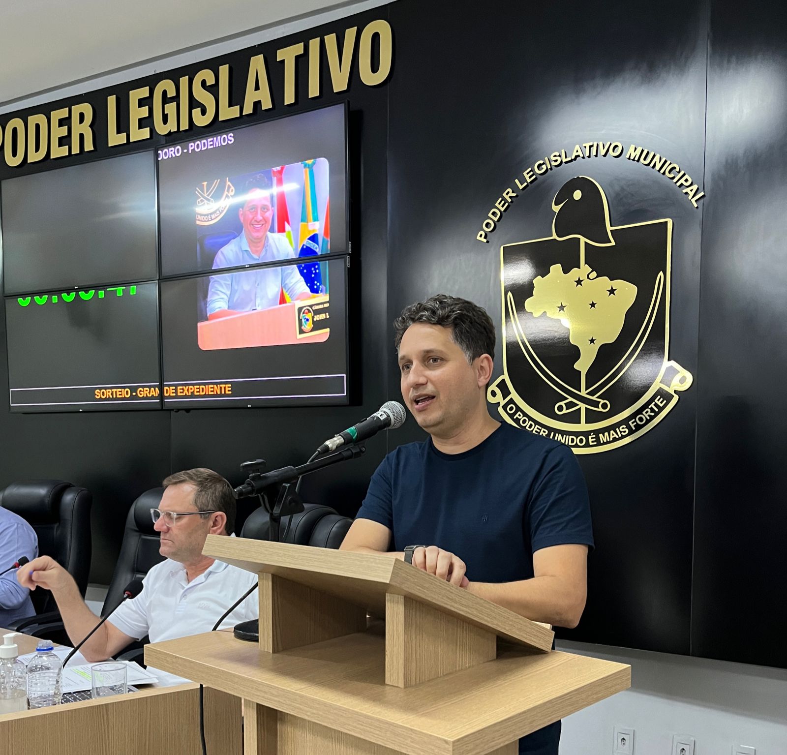 John Lenon apresenta proposição para facilitar acesso a financiamento da casa própria em Camboriú.
