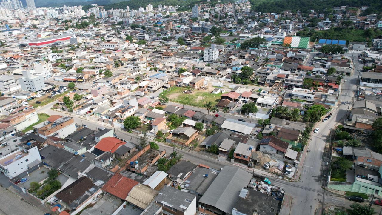 Camboriú completa 140 anos de história e John Lenon destaca pontos importantes para o futuro da cidade.
