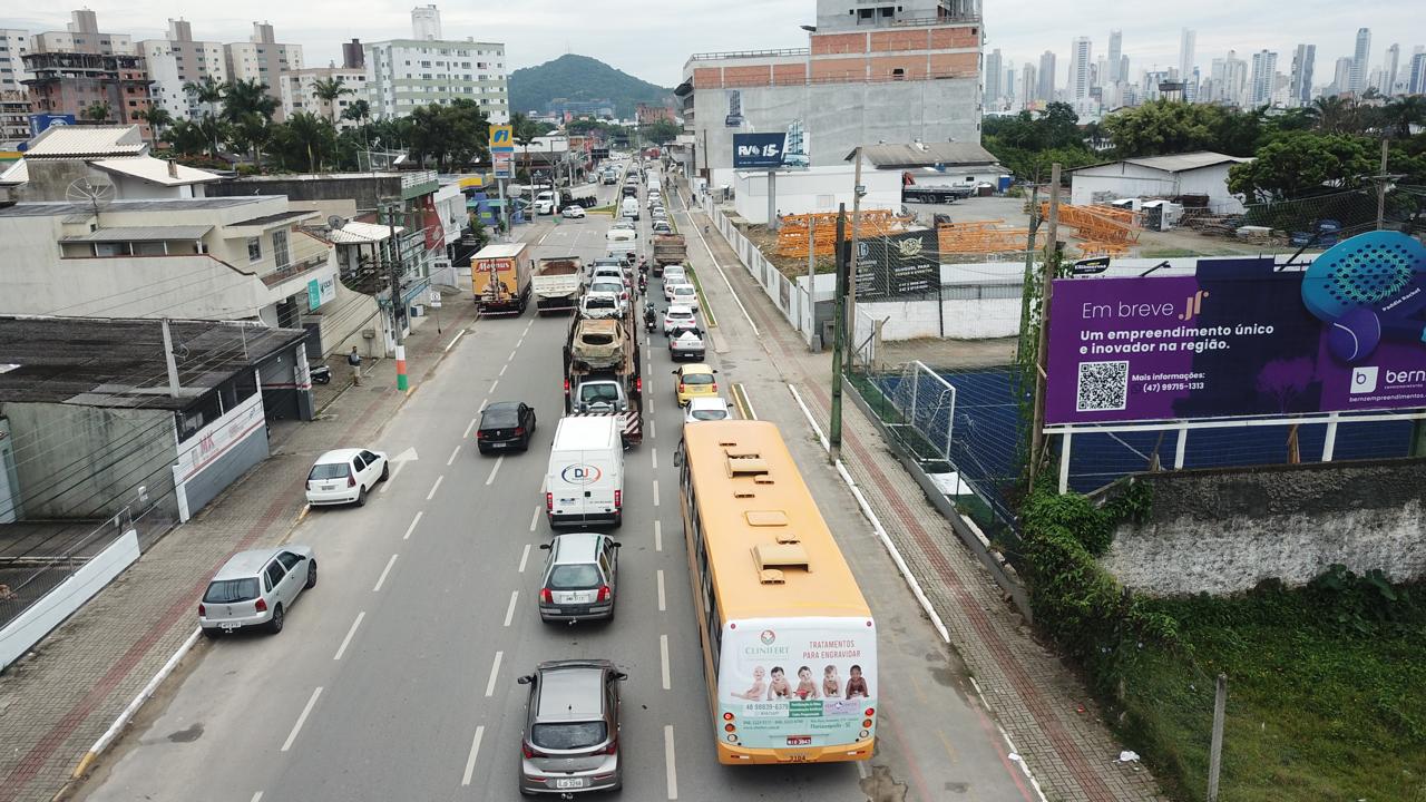 Vereador John Lenon propõe medidas para melhorar a mobilidade urbana em Camboriú